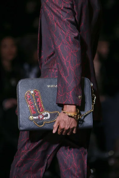Look 44